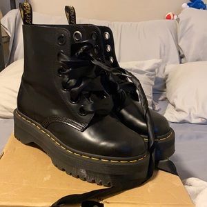 Dr marten platforms